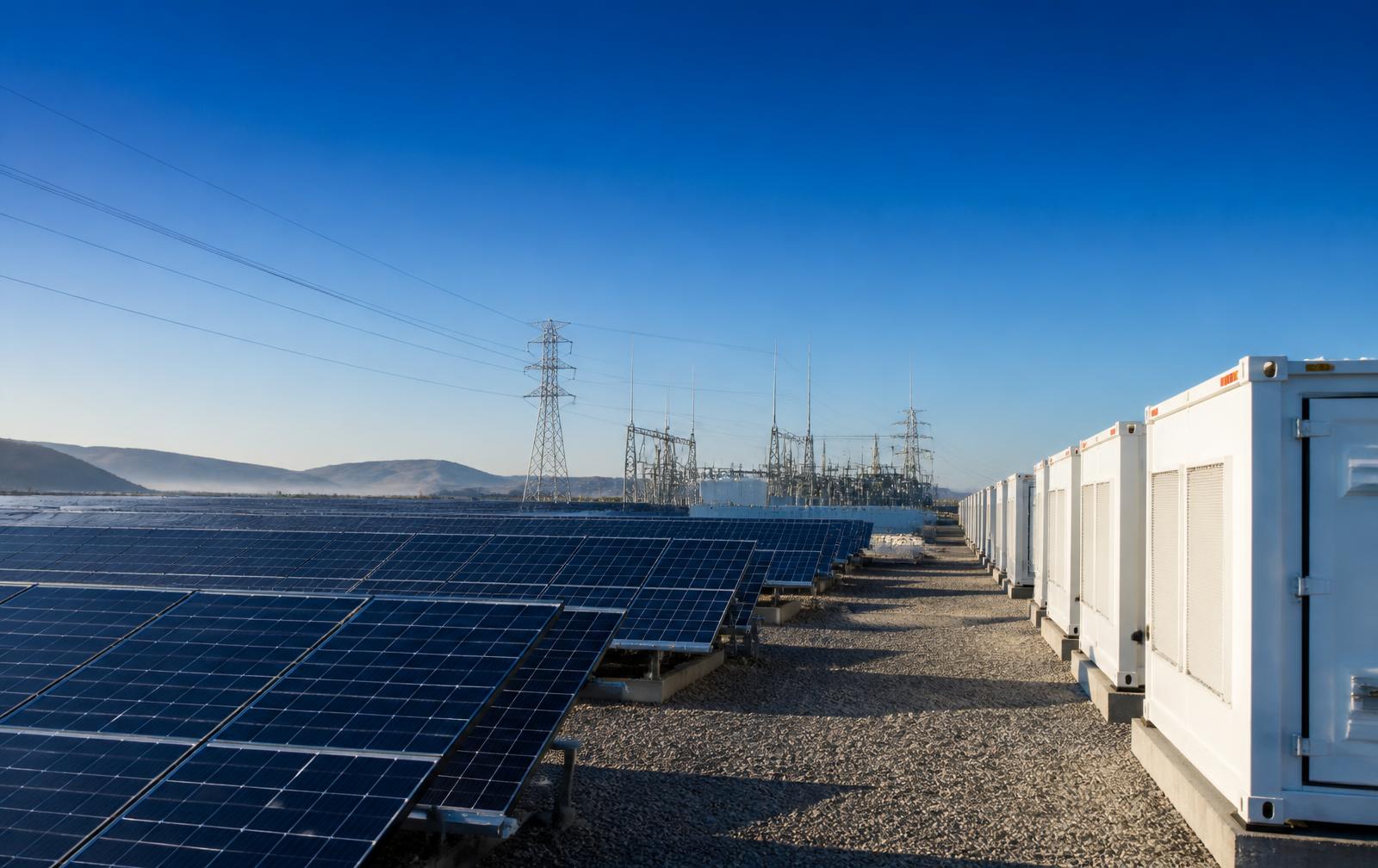 Solarpark mit Batteriespeichern und Umspannwerk – Netzanfragenservice für Netzanschlussmanagement